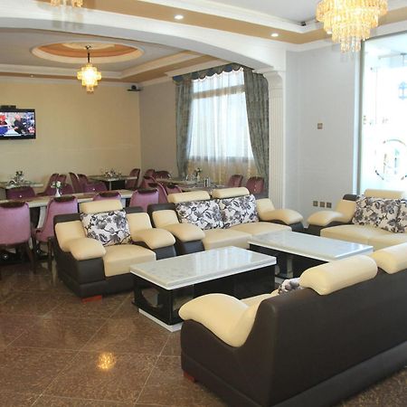 Hera Addis Hotel Bagian luar foto