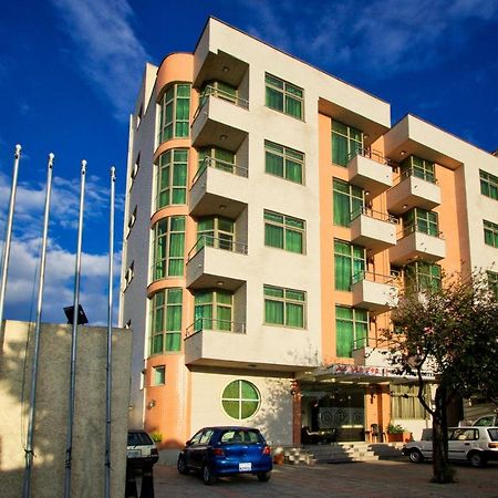 Hera Addis Hotel Bagian luar foto