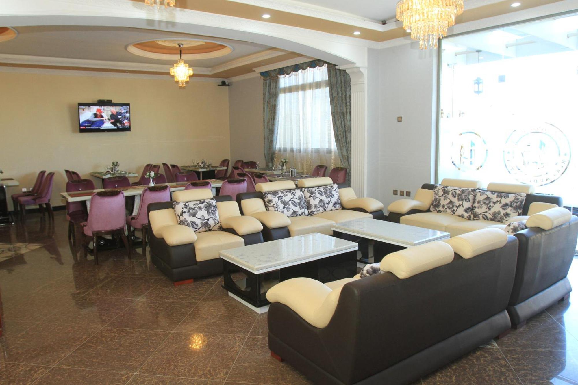 Hera Addis Hotel Bagian luar foto