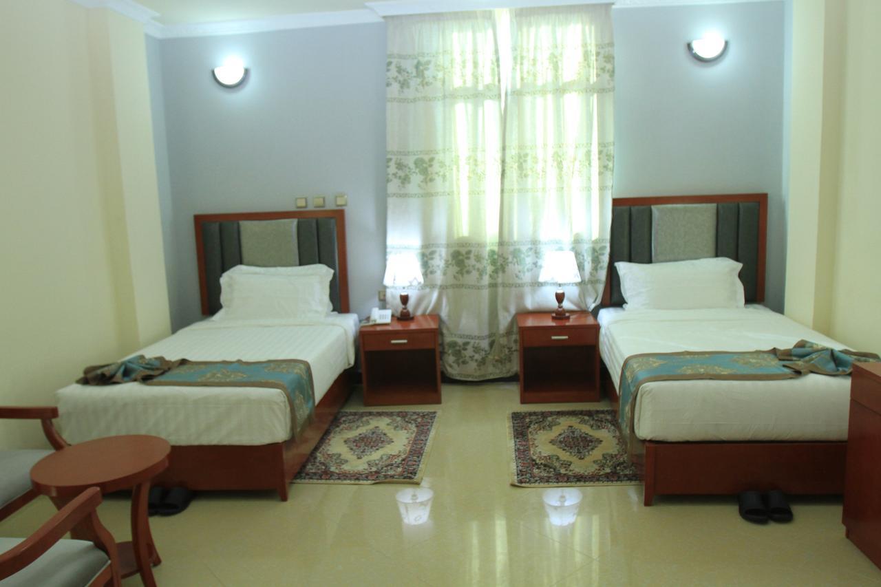 Hera Addis Hotel Bagian luar foto
