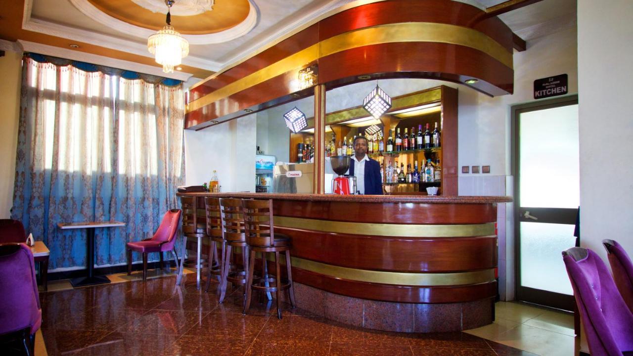 Hera Addis Hotel Bagian luar foto