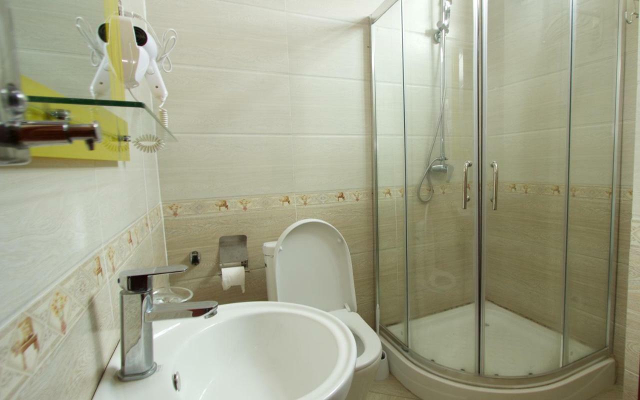 Hera Addis Hotel Bagian luar foto